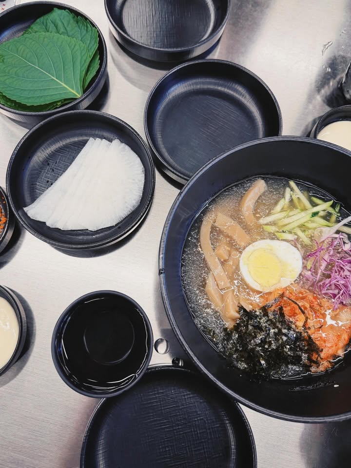 โบว์ - เบญจวรรณ อาร์ตเนอร์