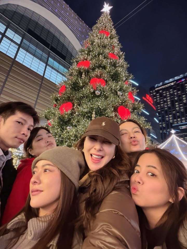 โบว์ - เบญจวรรณ อาร์ตเนอร์