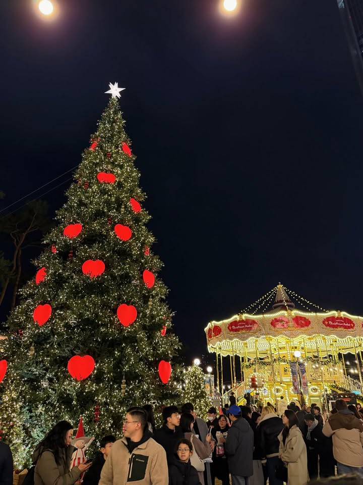 โบว์ - เบญจวรรณ อาร์ตเนอร์