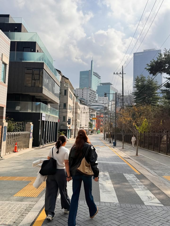 โบว์ - เบญจวรรณ อาร์ตเนอร์