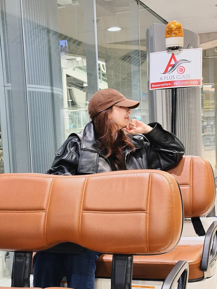 โบว์ - เบญจวรรณ อาร์ตเนอร์