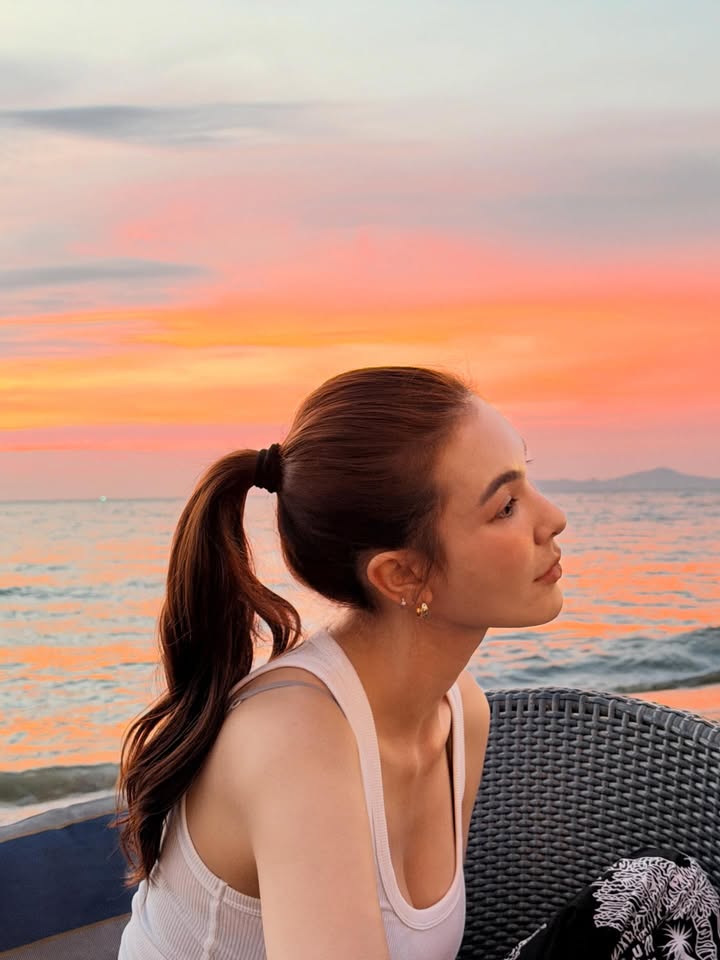 โบว์ - เบญจวรรณ อาร์ตเนอร์