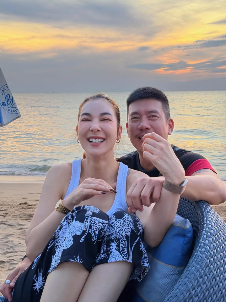 โบว์ - เบญจวรรณ อาร์ตเนอร์