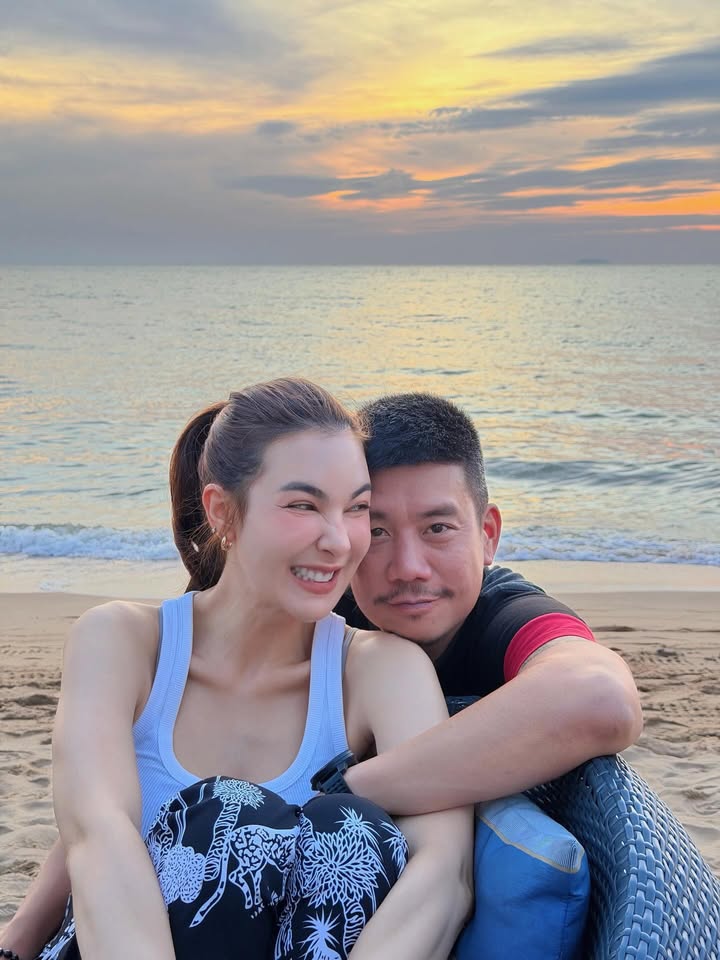 โบว์ - เบญจวรรณ อาร์ตเนอร์