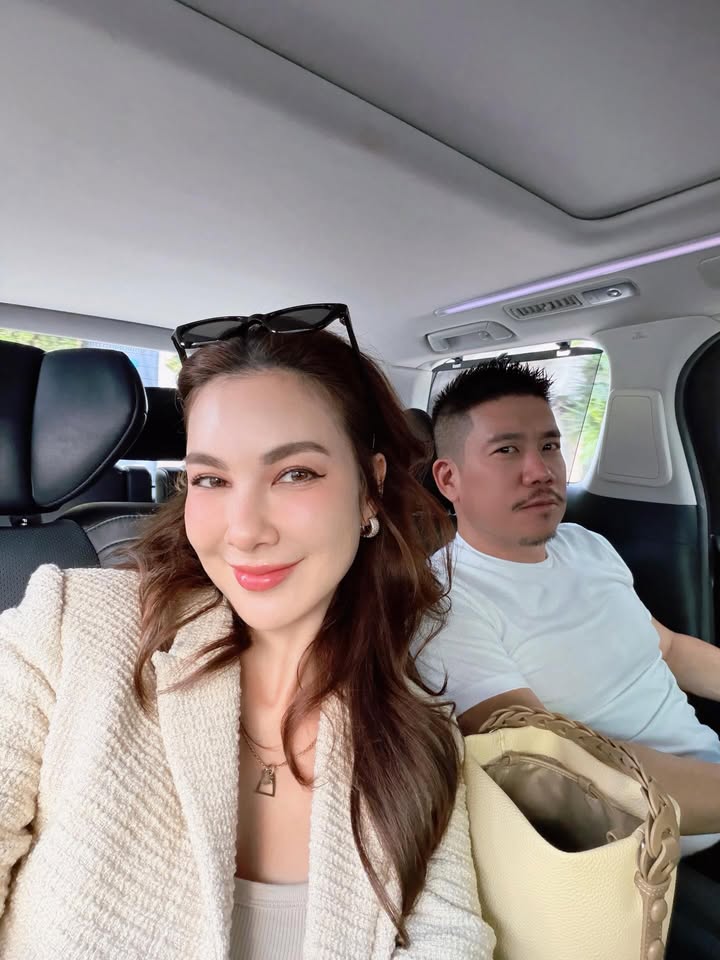 โบว์ - เบญจวรรณ อาร์ตเนอร์