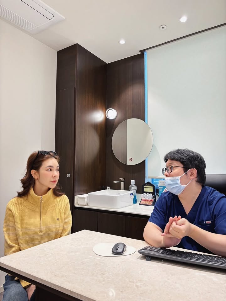 โบว์ - เบญจวรรณ อาร์ตเนอร์