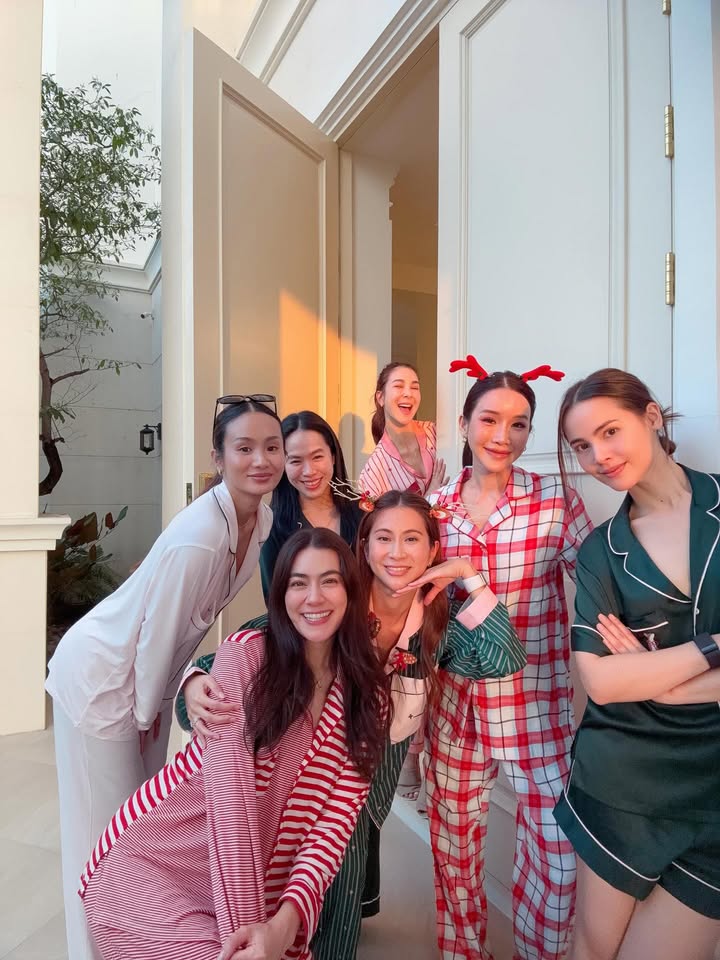 โบว์ - เบญจวรรณ อาร์ตเนอร์