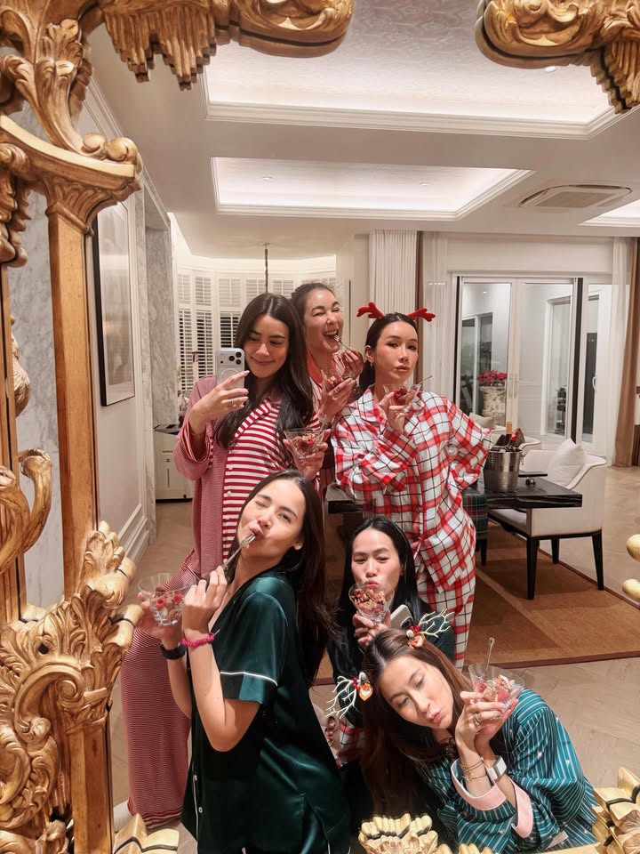 โบว์ - เบญจวรรณ อาร์ตเนอร์