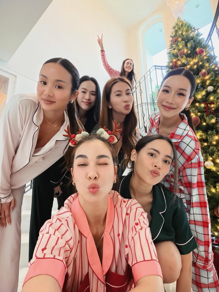 โบว์ - เบญจวรรณ อาร์ตเนอร์