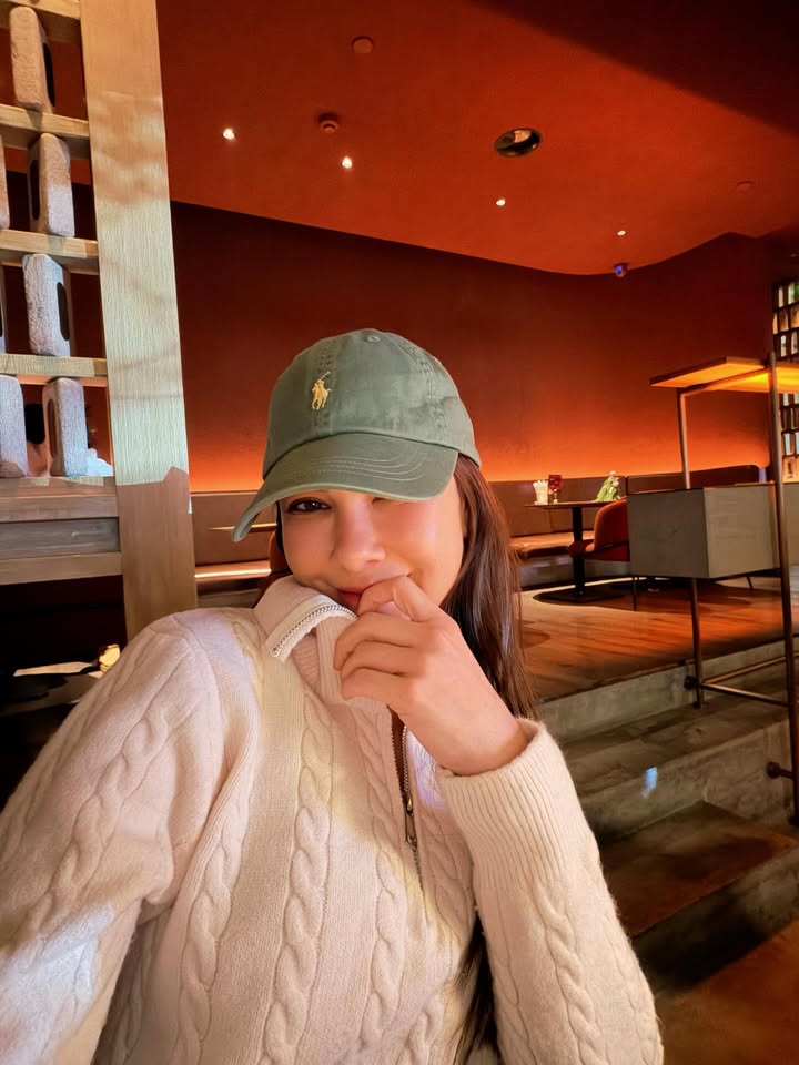 โบว์ - เบญจวรรณ อาร์ตเนอร์