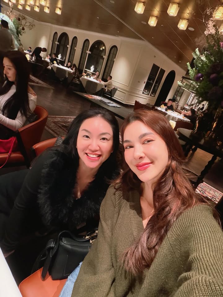 โบว์ - เบญจวรรณ อาร์ตเนอร์