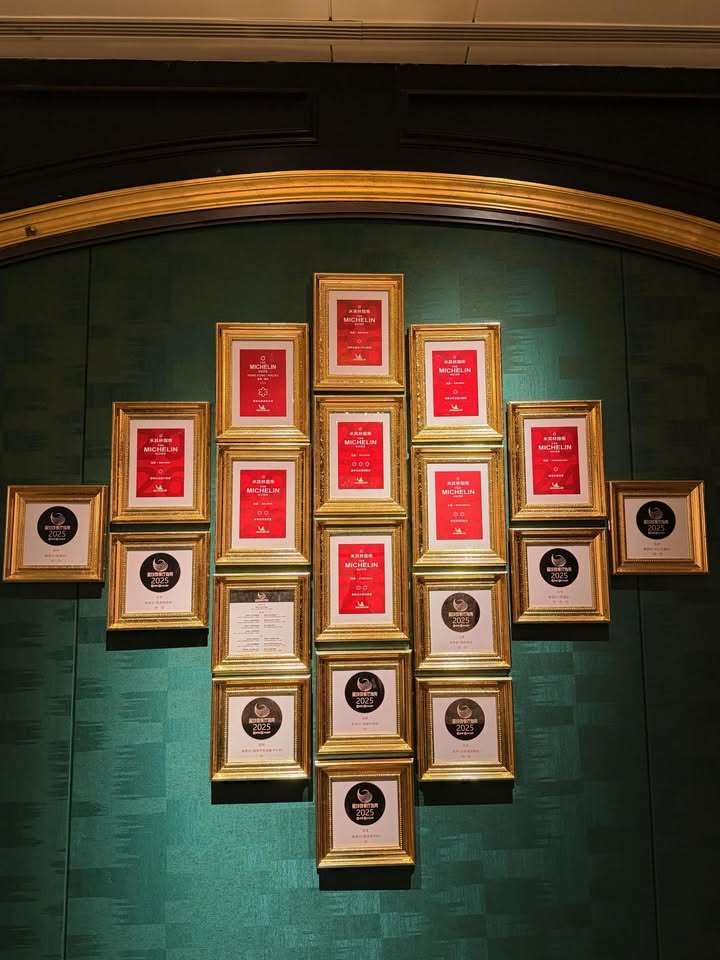 โบว์ - เบญจวรรณ อาร์ตเนอร์