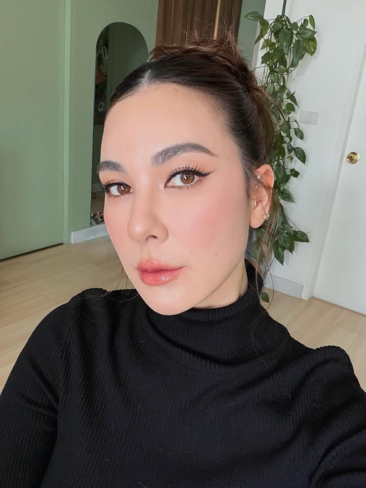 โบว์ - เบญจวรรณ อาร์ตเนอร์