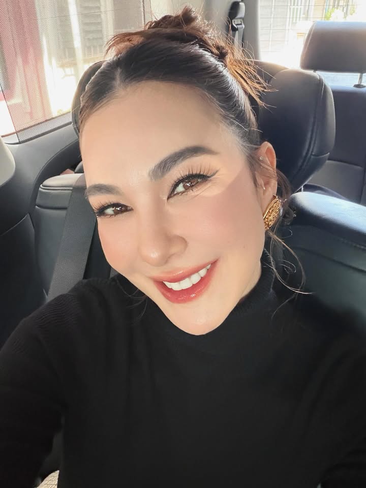 โบว์ - เบญจวรรณ อาร์ตเนอร์