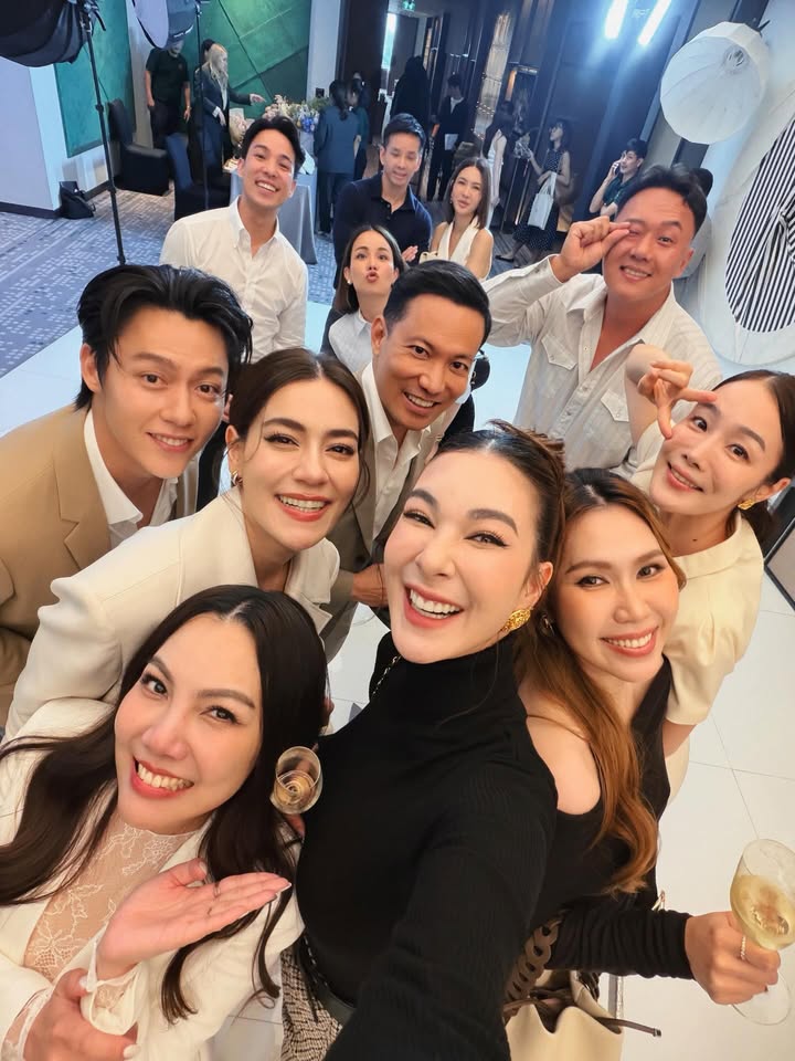 โบว์ - เบญจวรรณ อาร์ตเนอร์