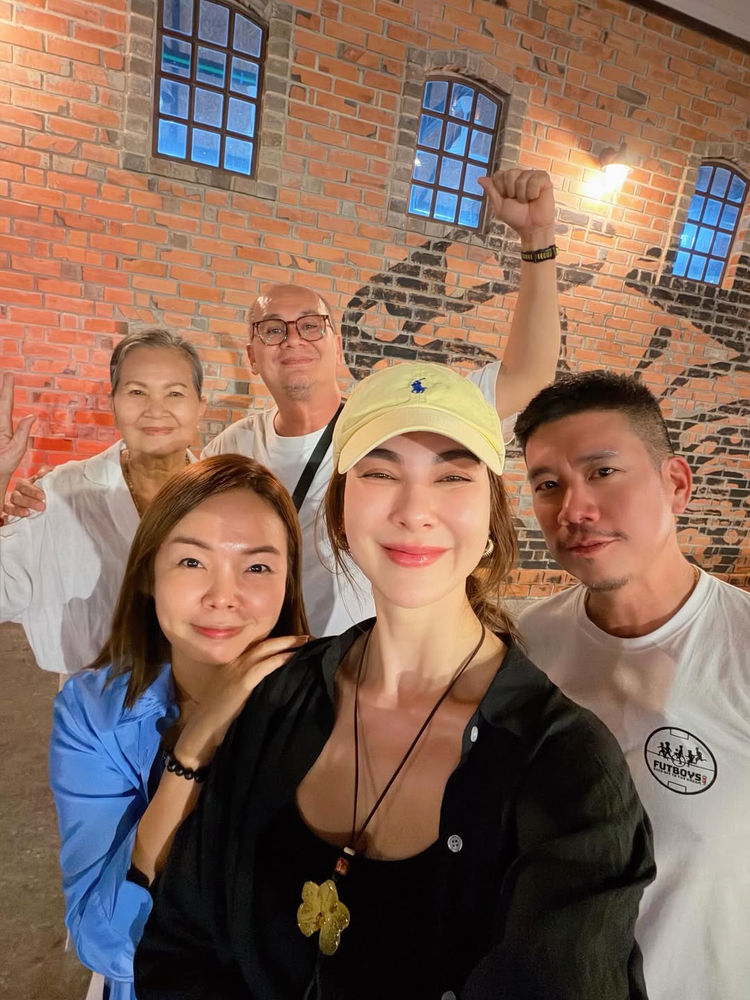 โบว์ - เบญจวรรณ อาร์ตเนอร์