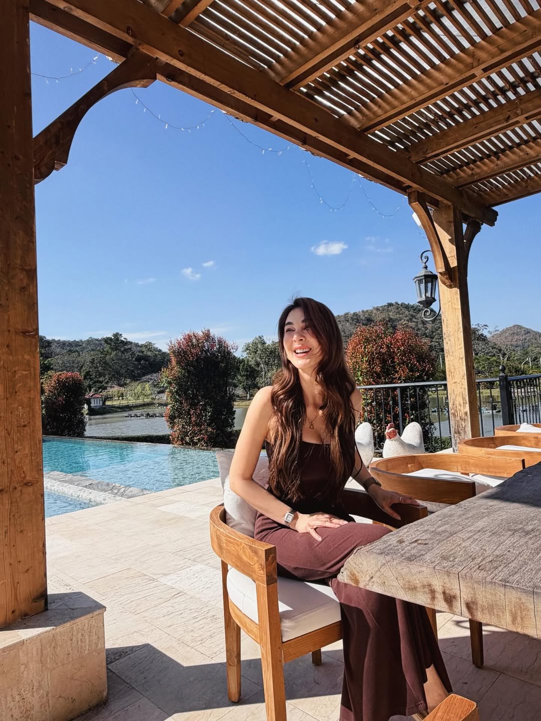 โบว์ - เบญจวรรณ อาร์ตเนอร์