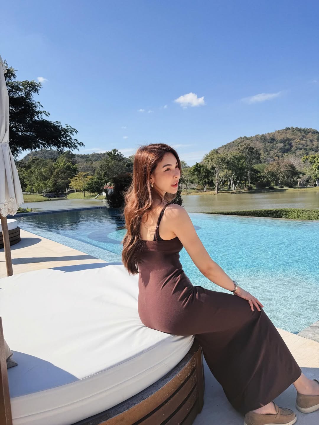 โบว์ - เบญจวรรณ อาร์ตเนอร์