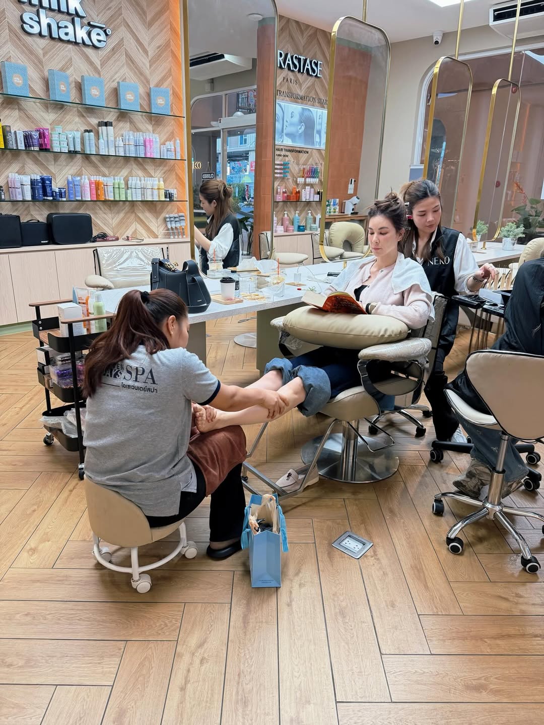 โบว์ - เบญจวรรณ อาร์ตเนอร์