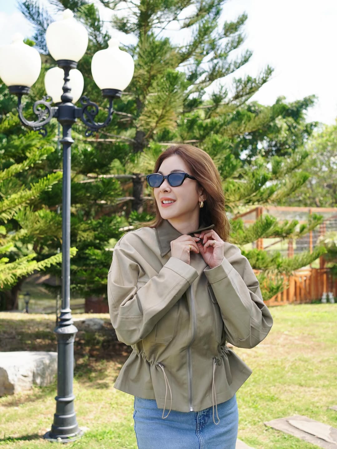 โบว์ - เบญจวรรณ อาร์ตเนอร์