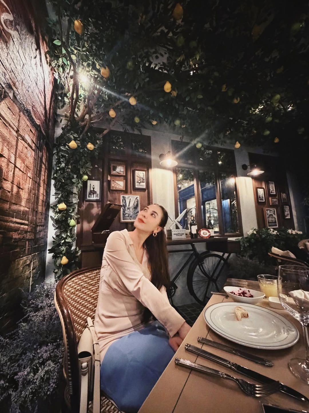 โบว์ - เบญจวรรณ อาร์ตเนอร์