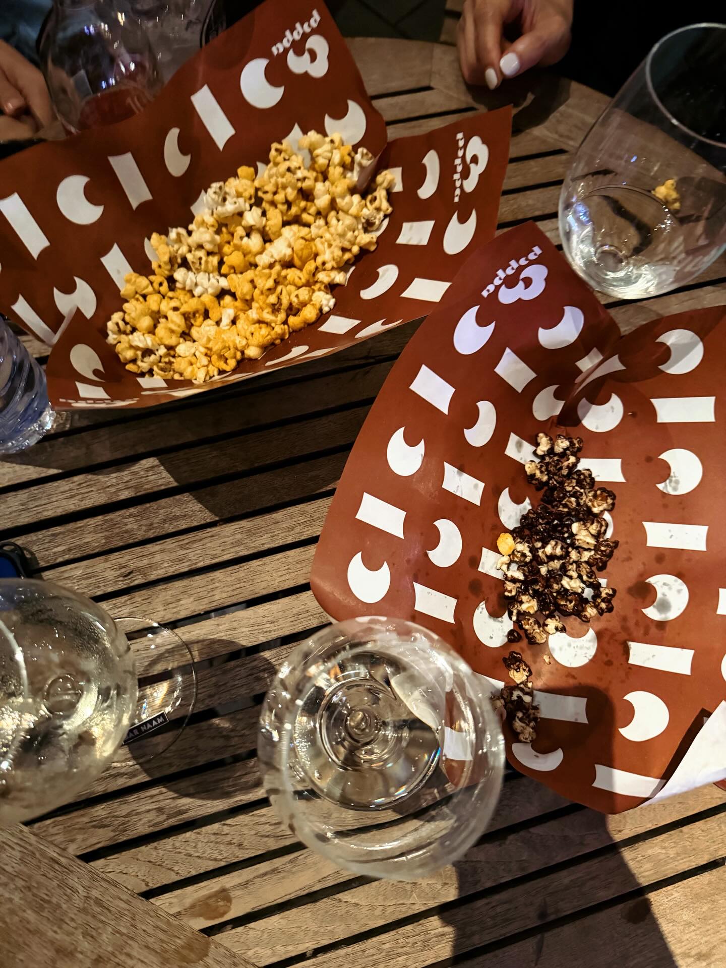 โบว์ - เบญจวรรณ อาร์ตเนอร์