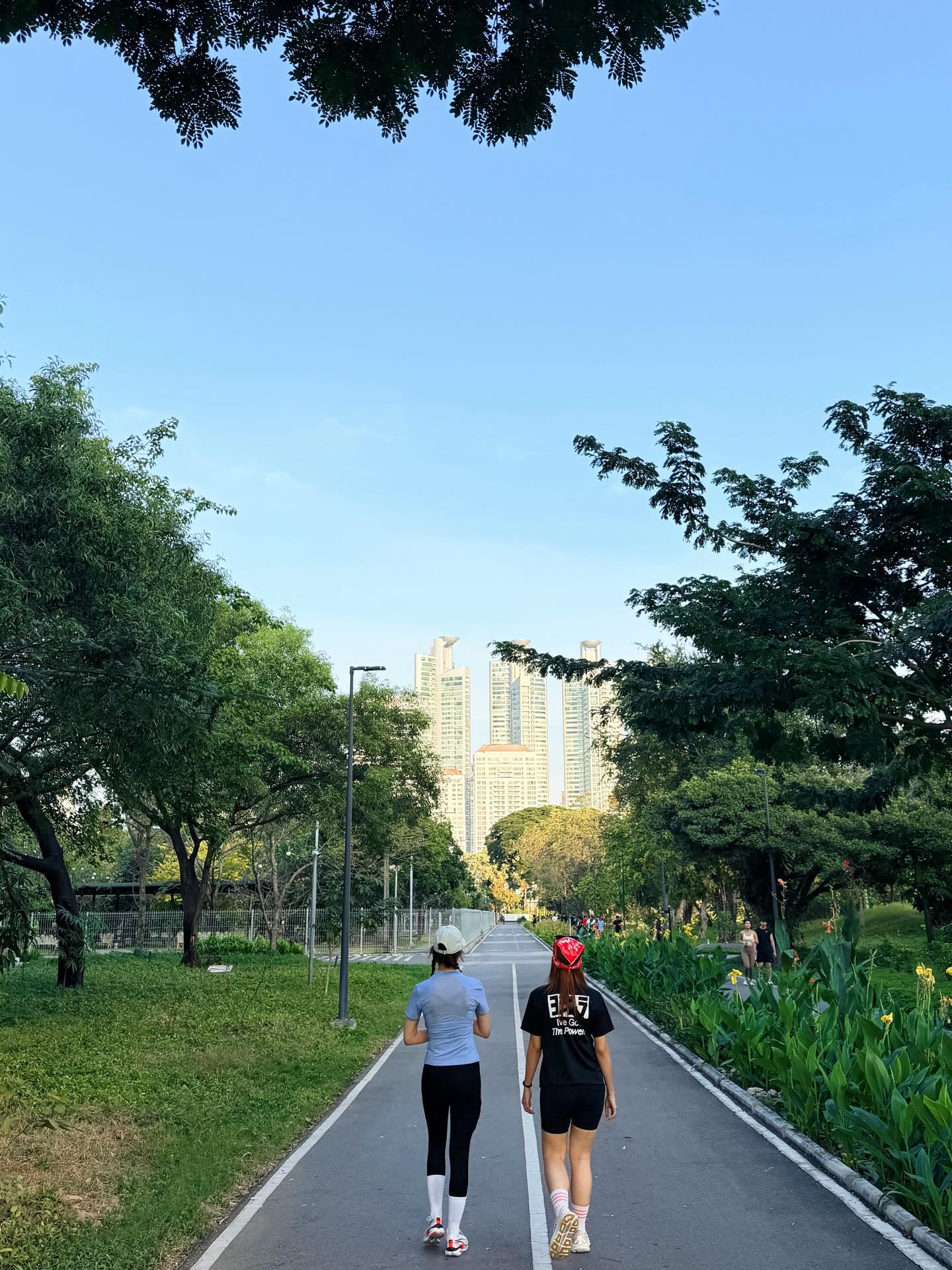 โบว์ - เบญจวรรณ อาร์ตเนอร์