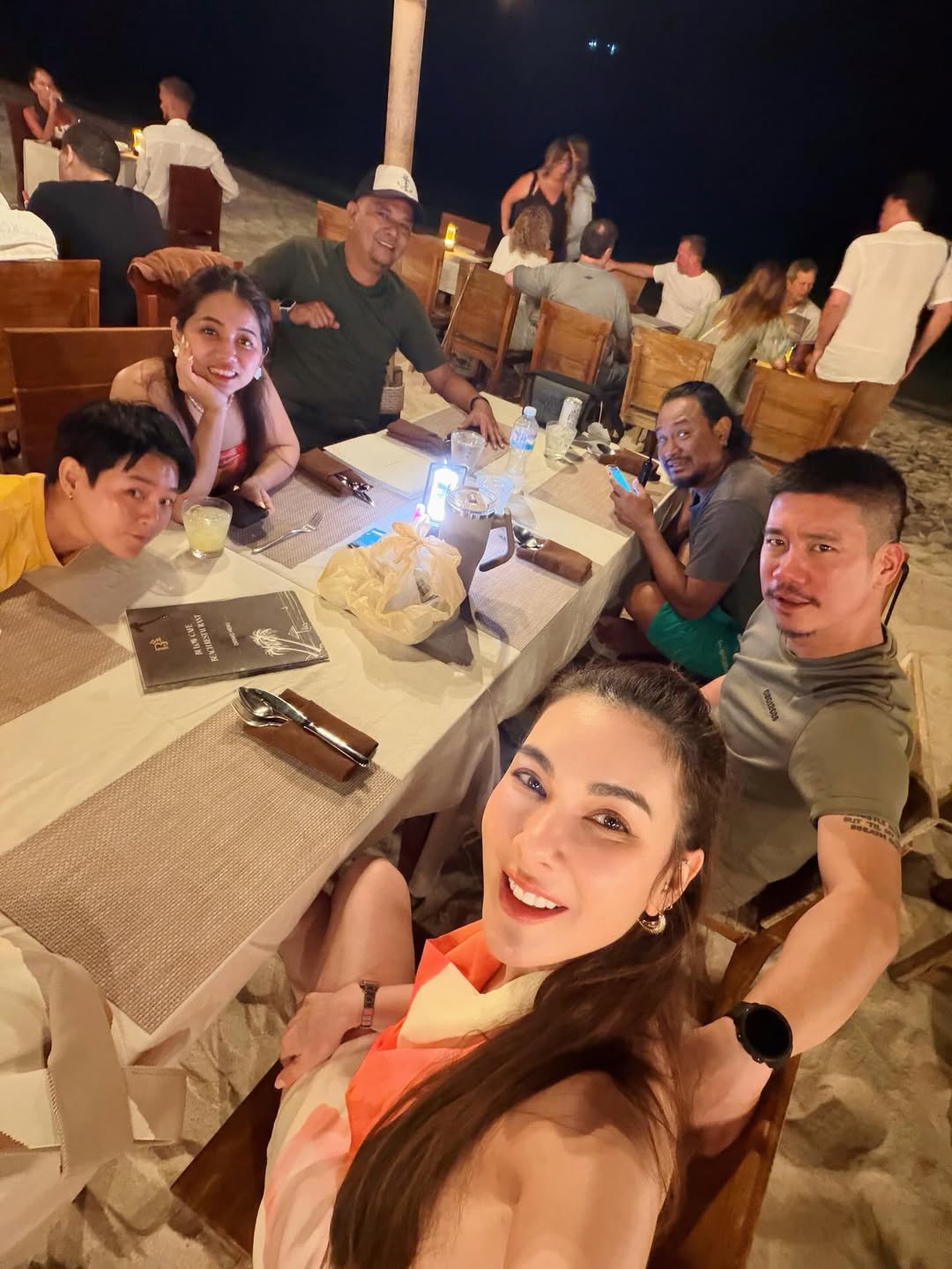 โบว์ - เบญจวรรณ อาร์ตเนอร์