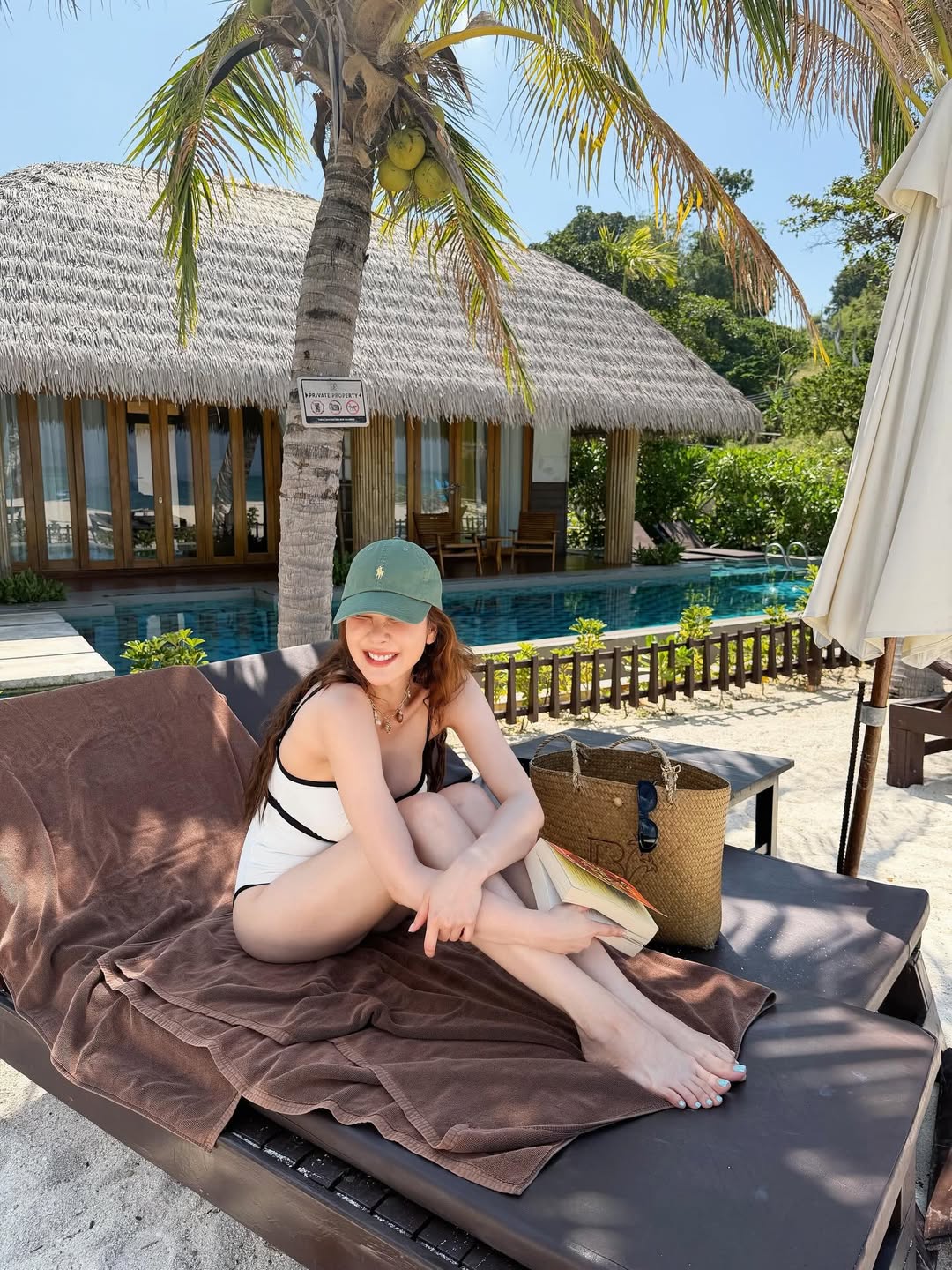 โบว์ - เบญจวรรณ อาร์ตเนอร์