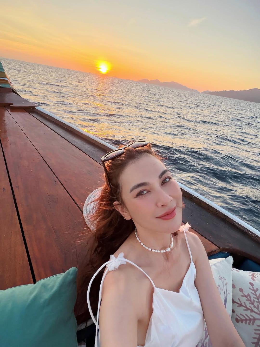 โบว์ - เบญจวรรณ อาร์ตเนอร์