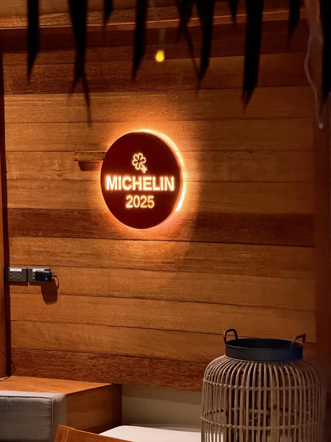 โบว์ - เบญจวรรณ อาร์ตเนอร์