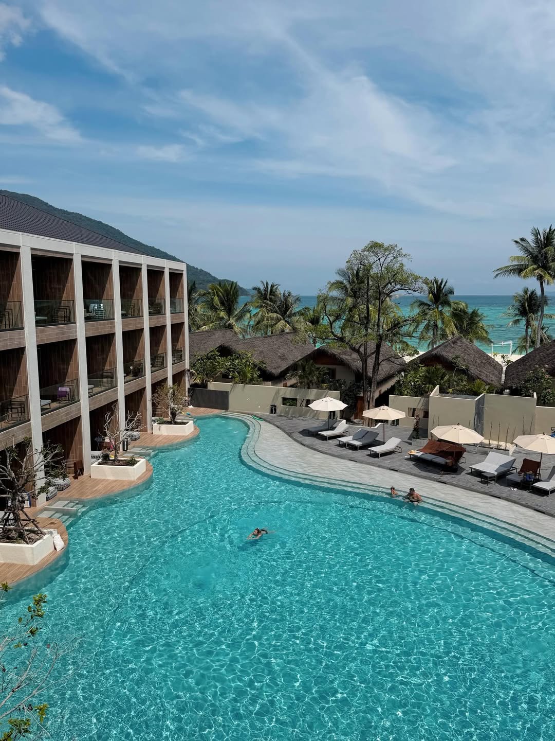 โบว์ - เบญจวรรณ อาร์ตเนอร์