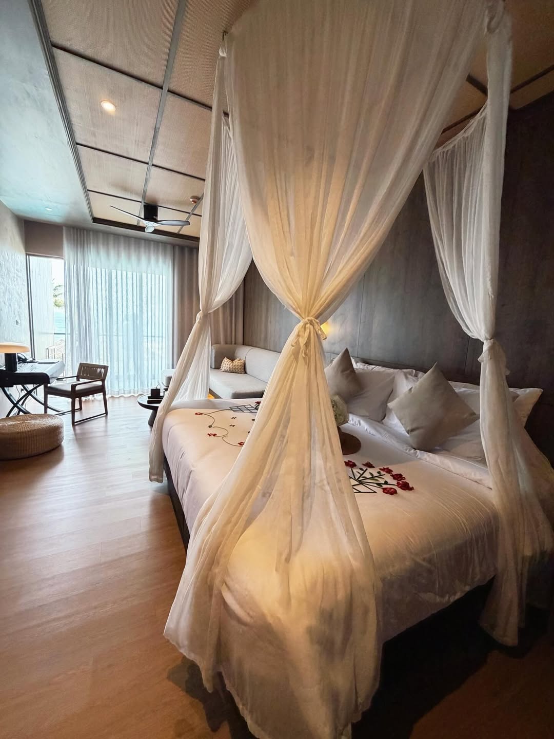 โบว์ - เบญจวรรณ อาร์ตเนอร์