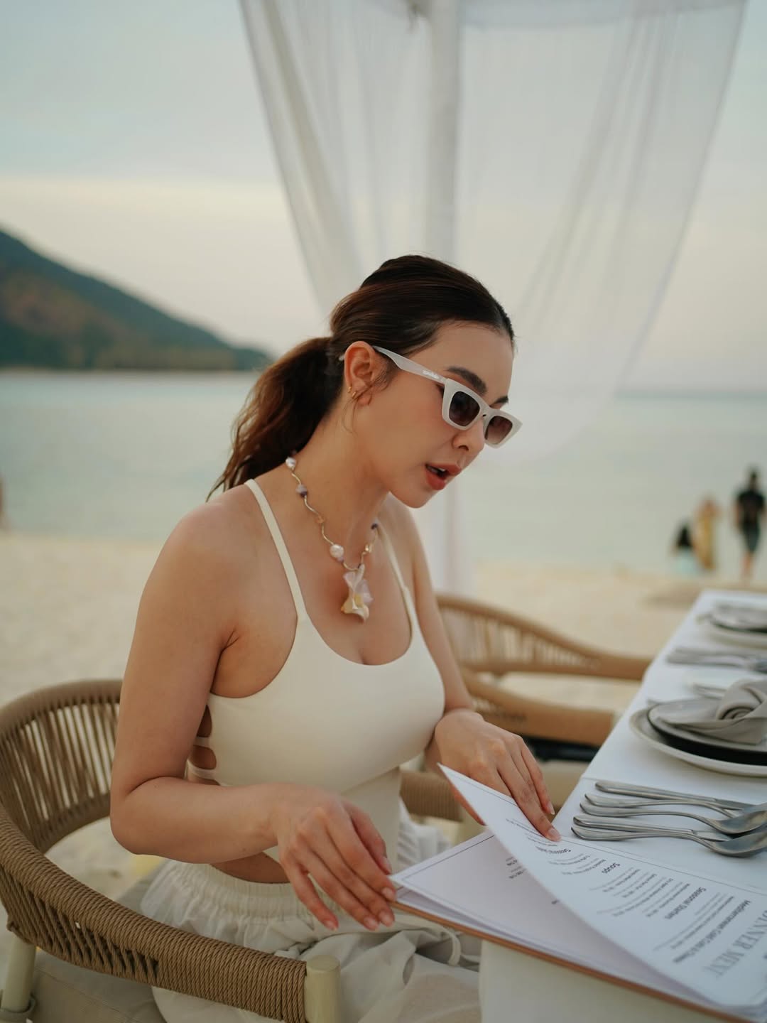 โบว์ - เบญจวรรณ อาร์ตเนอร์