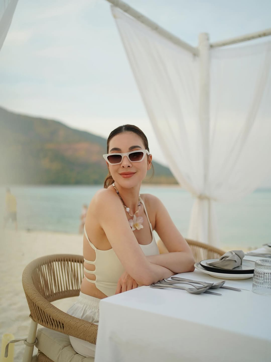 โบว์ - เบญจวรรณ อาร์ตเนอร์