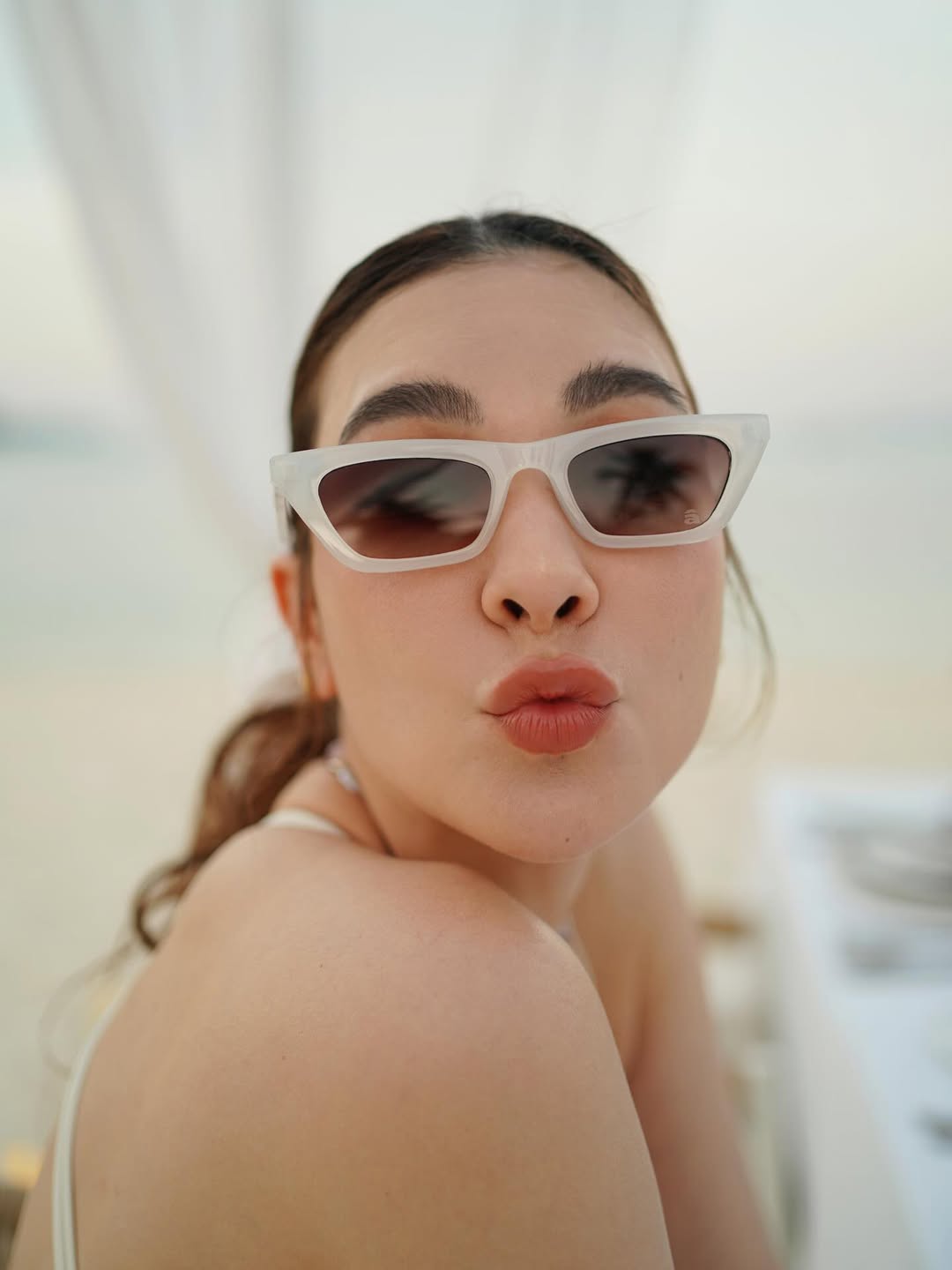 โบว์ - เบญจวรรณ อาร์ตเนอร์