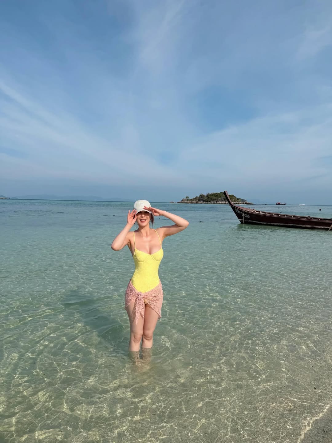 โบว์ - เบญจวรรณ อาร์ตเนอร์