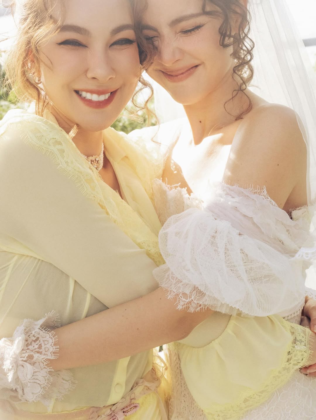 โบว์ - เบญจวรรณ อาร์ตเนอร์