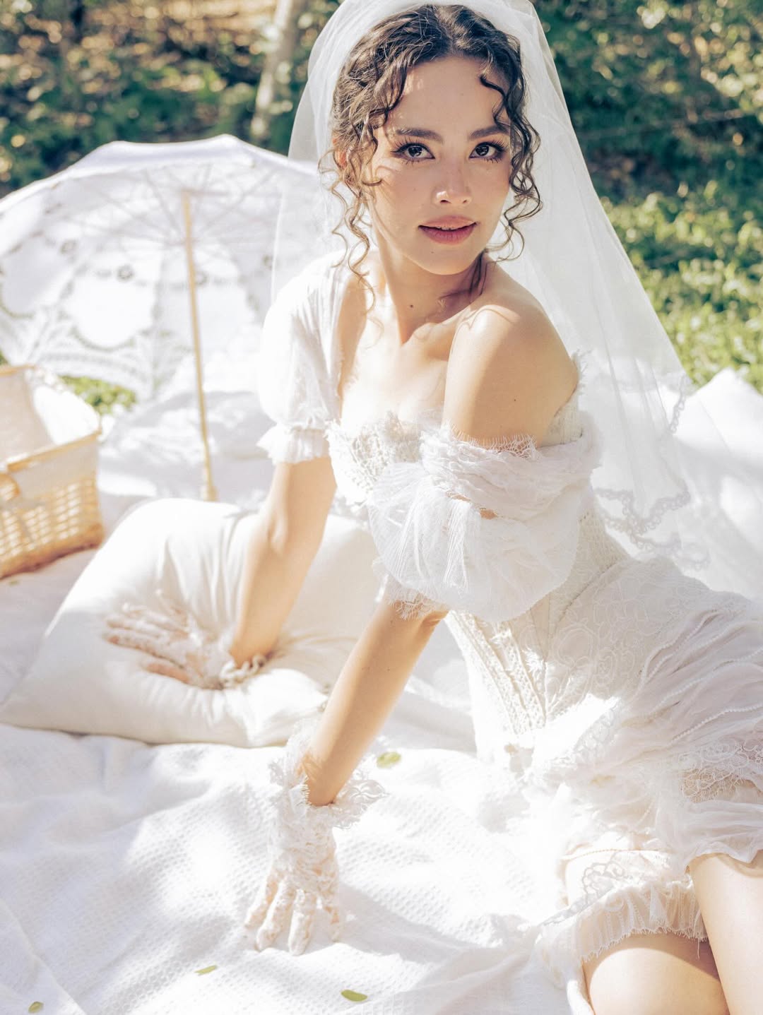 โบว์ - เบญจวรรณ อาร์ตเนอร์