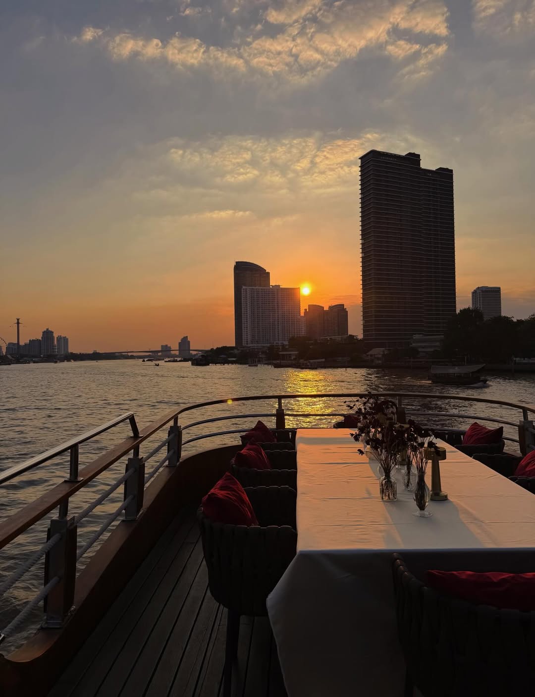 โบว์ - เบญจวรรณ อาร์ตเนอร์