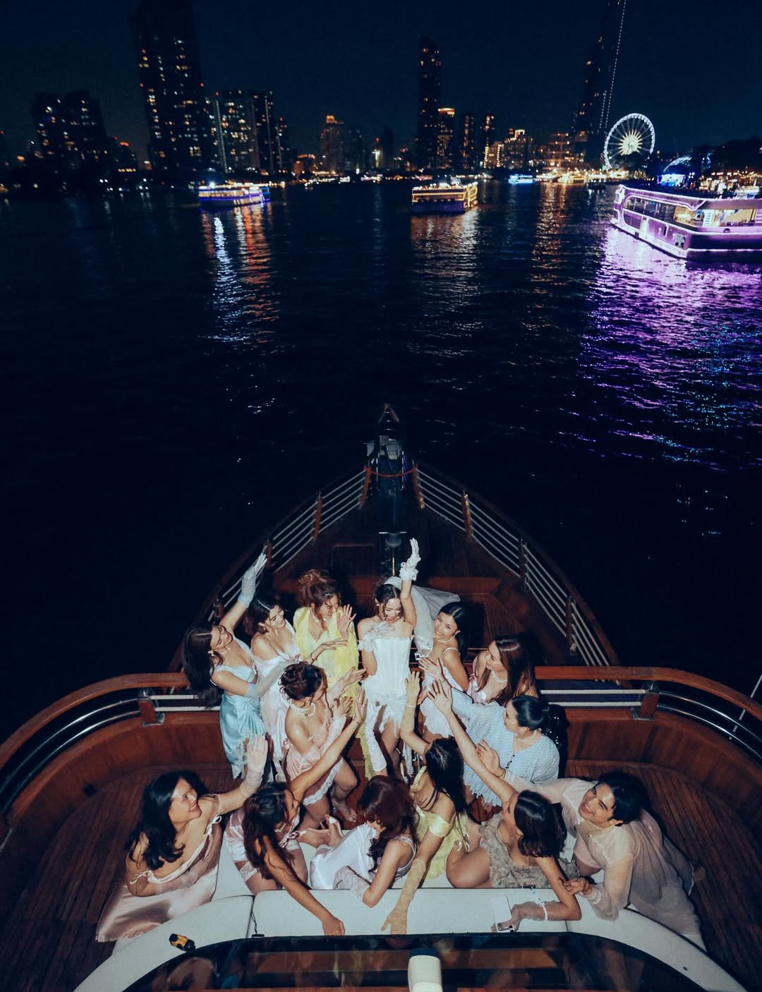 โบว์ - เบญจวรรณ อาร์ตเนอร์