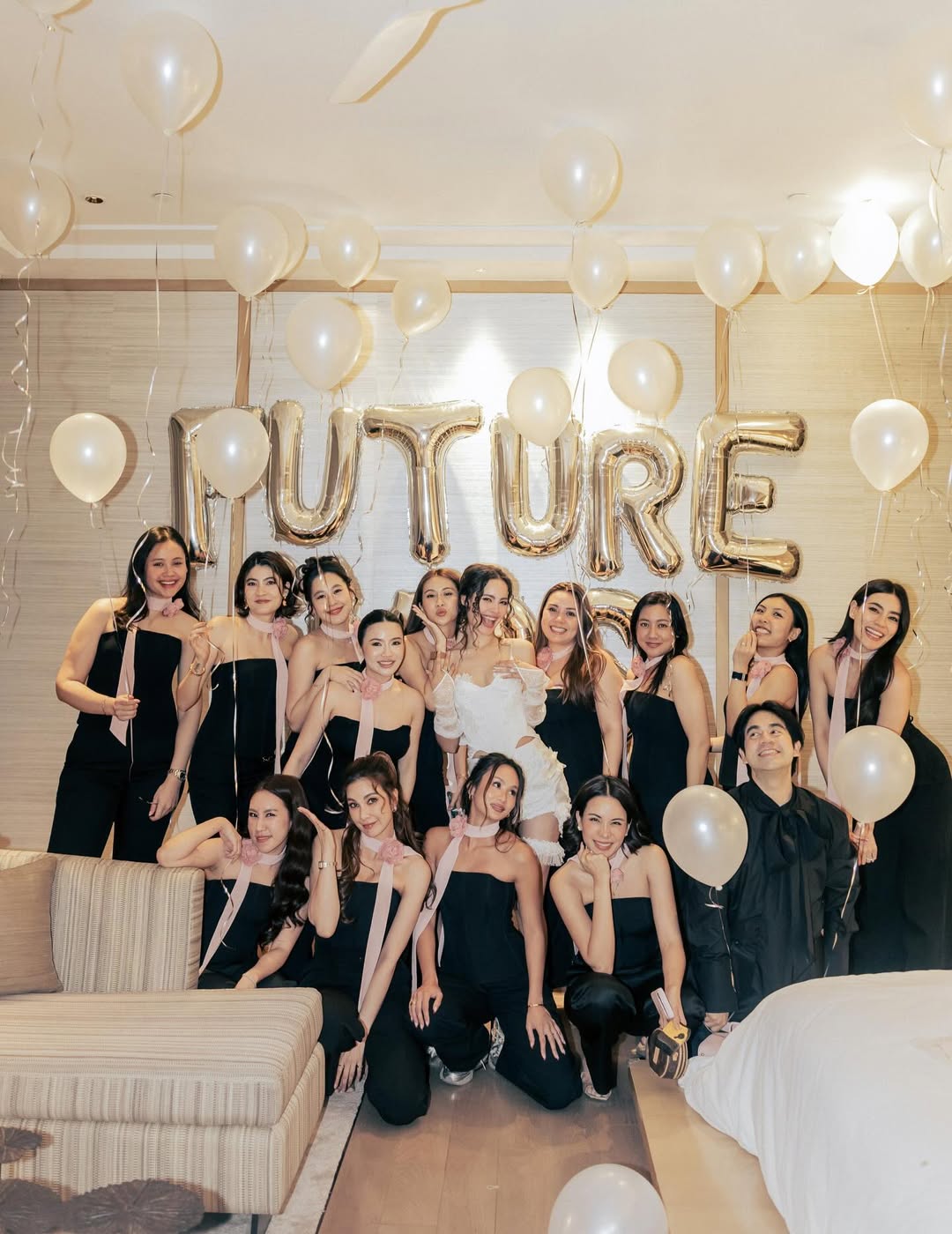 โบว์ - เบญจวรรณ อาร์ตเนอร์