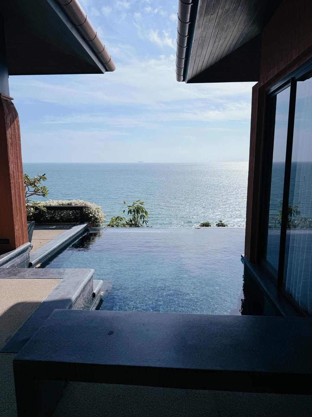 โบว์ - เบญจวรรณ อาร์ตเนอร์