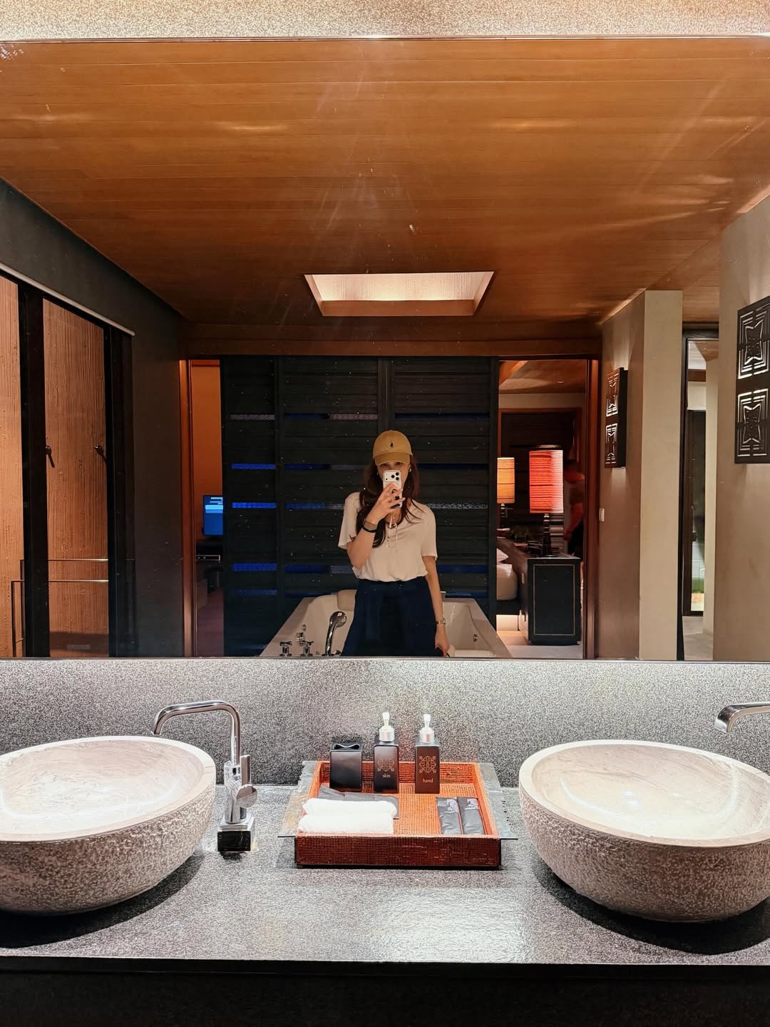 โบว์ - เบญจวรรณ อาร์ตเนอร์