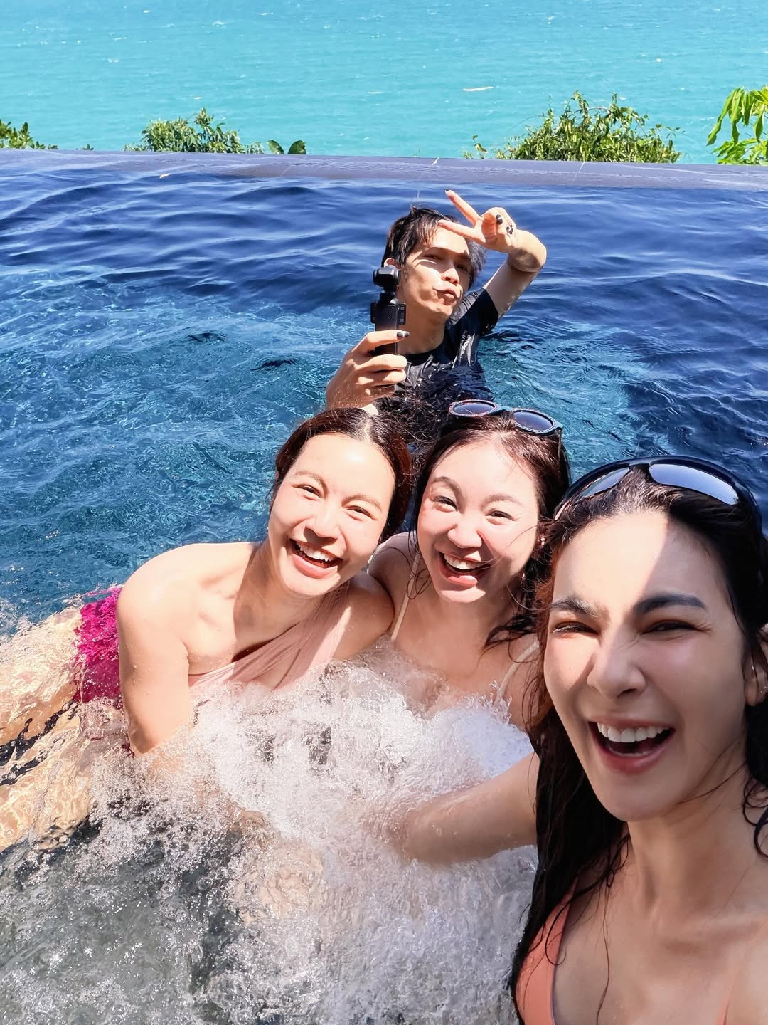 โบว์ - เบญจวรรณ อาร์ตเนอร์