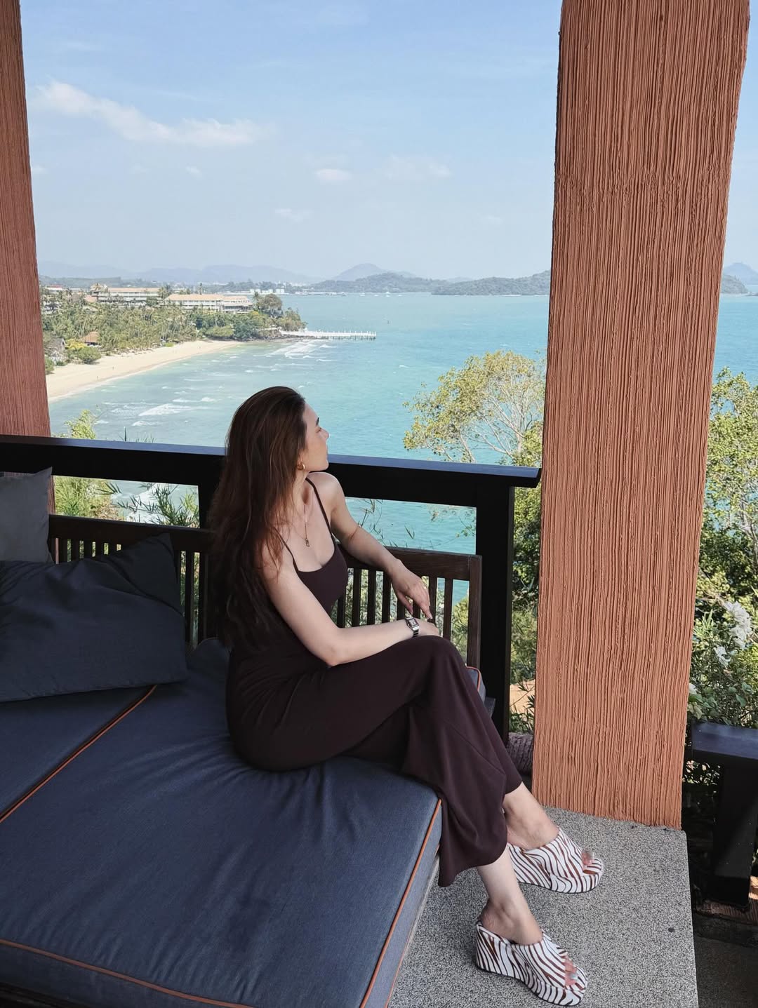 โบว์ - เบญจวรรณ อาร์ตเนอร์