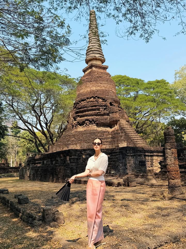 โบว์ - เบญจวรรณ อาร์ตเนอร์