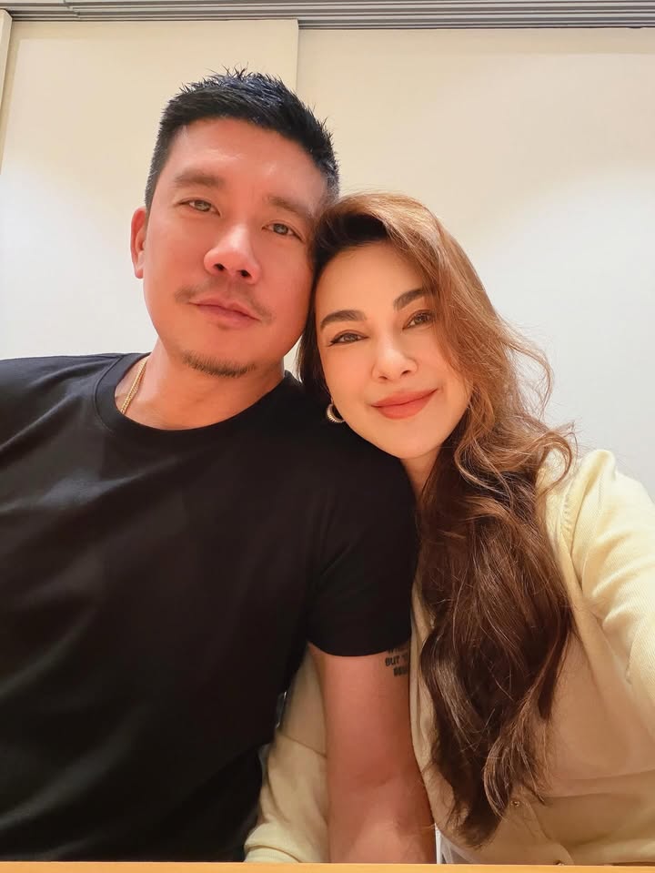 โบว์ - เบญจวรรณ อาร์ตเนอร์