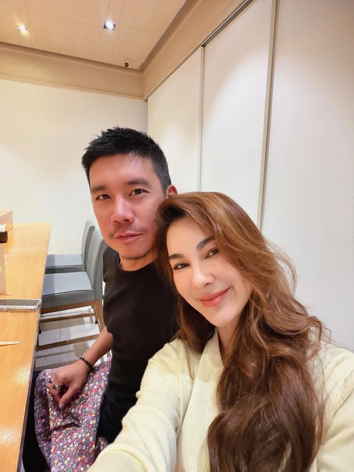 โบว์ - เบญจวรรณ อาร์ตเนอร์