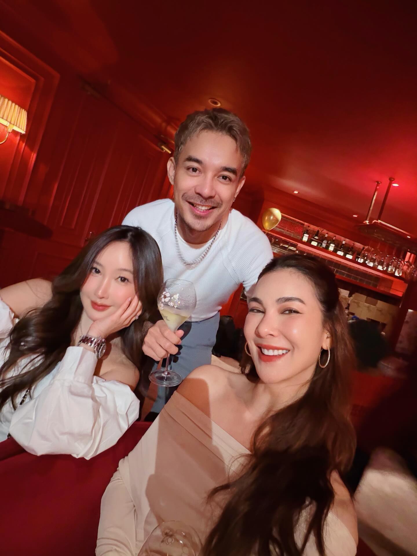 โบว์ - เบญจวรรณ อาร์ตเนอร์